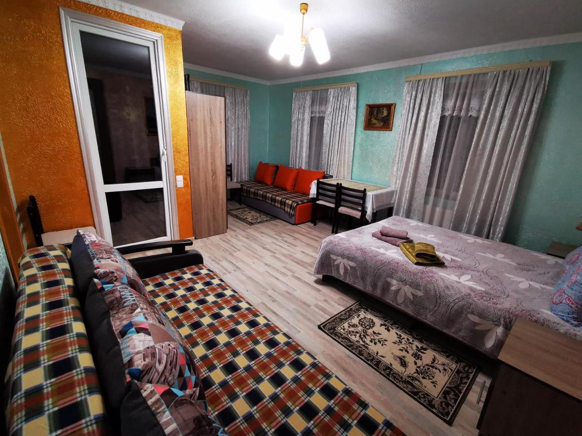 Hotel Міні Квартал Yahotyn Exteriér fotografie